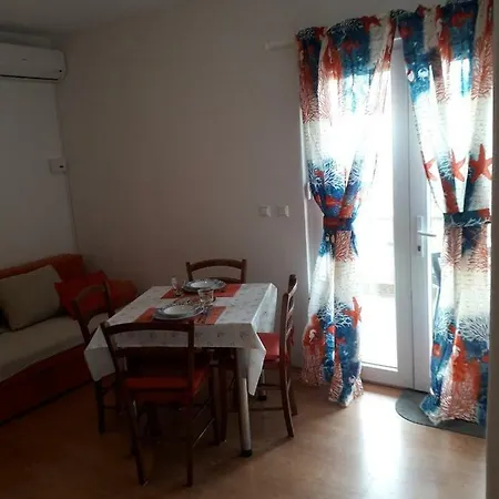 Sun 'n' Fun Lägenhet Omiš